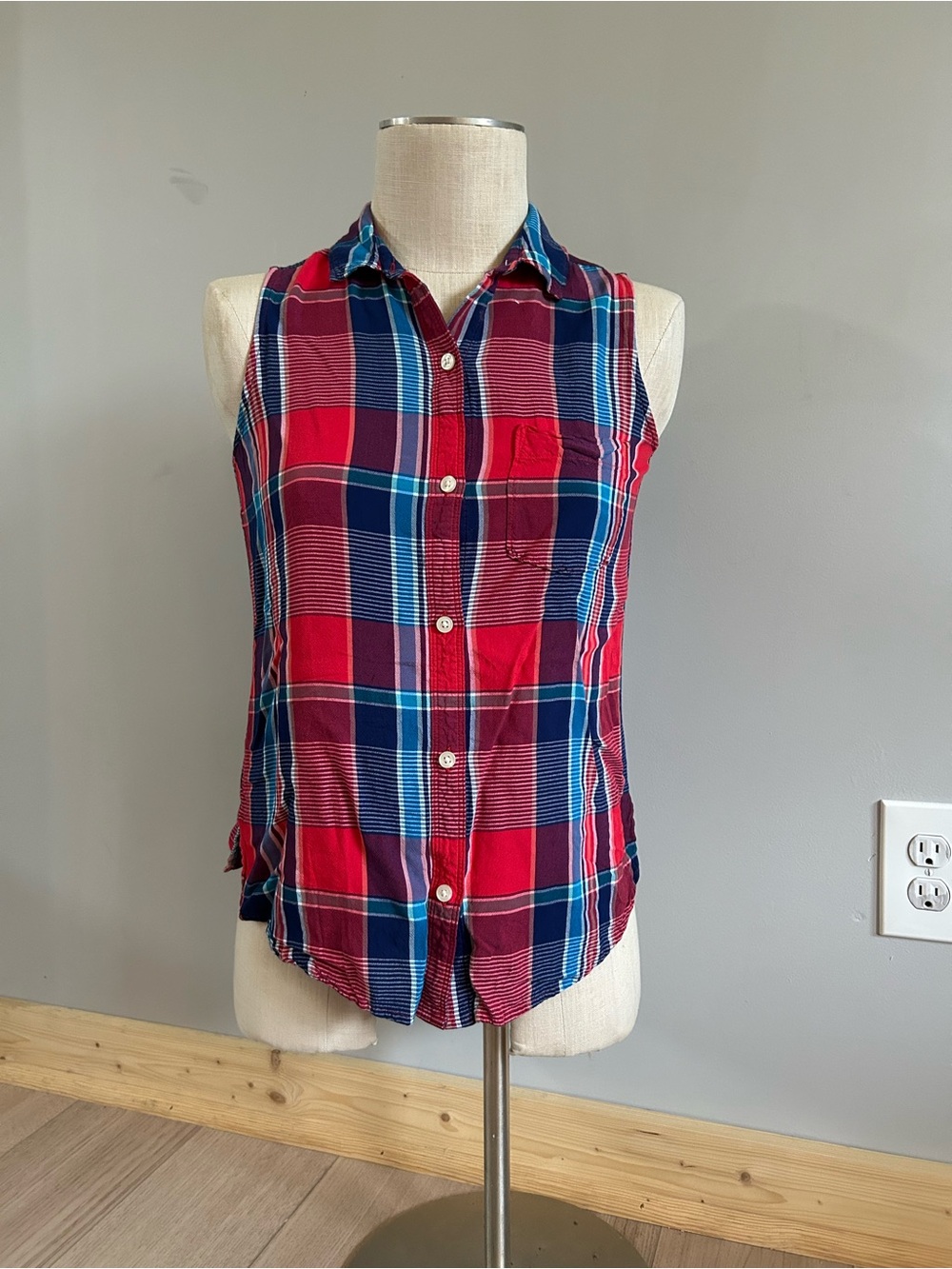 SO Red and Blue Plaid Sleeveless Button-Down Shirt